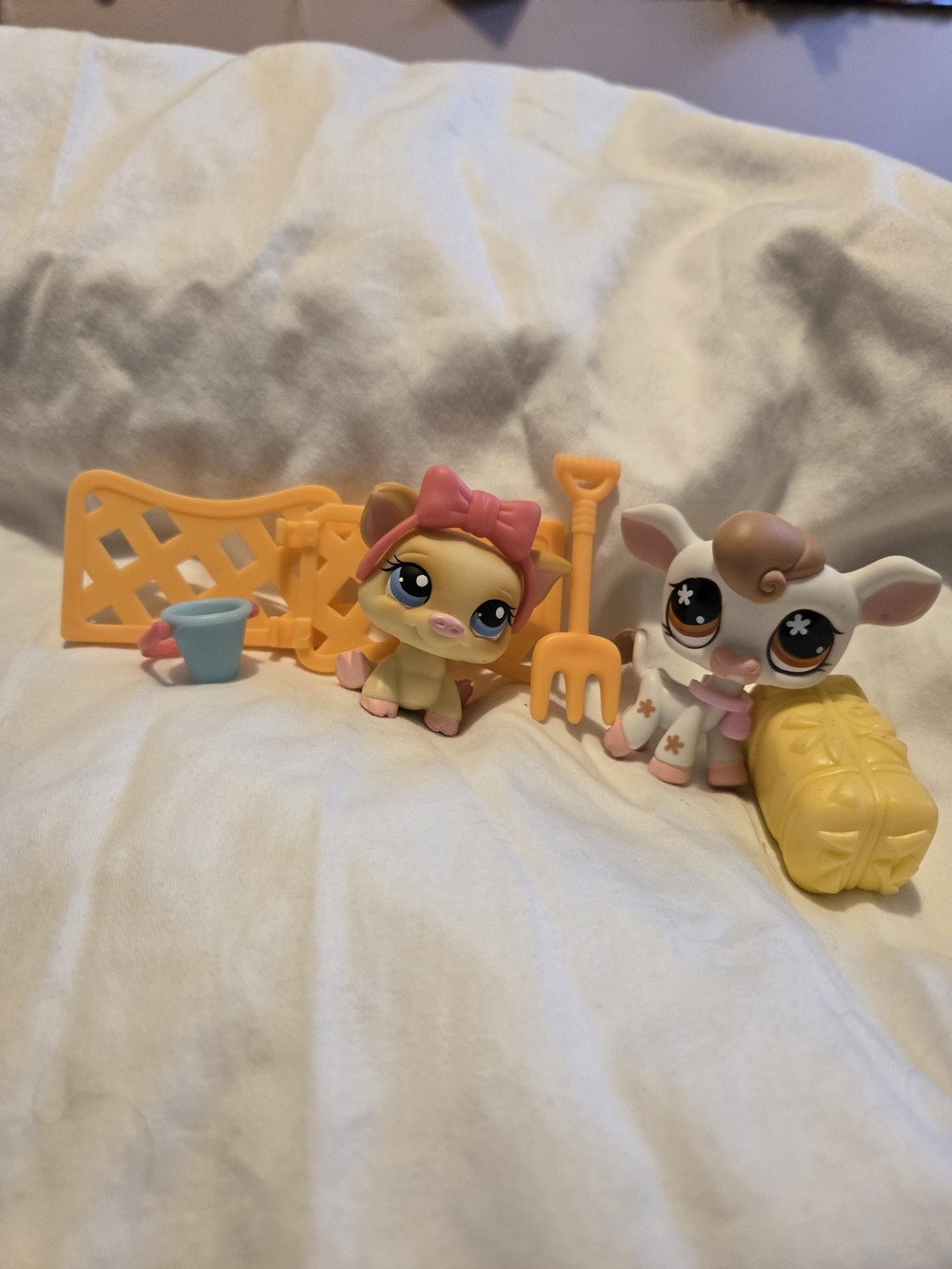Authentic Littlest Pet Shop LPS #45 & 46 Petting Zoo Cow Pig Accessories HTF